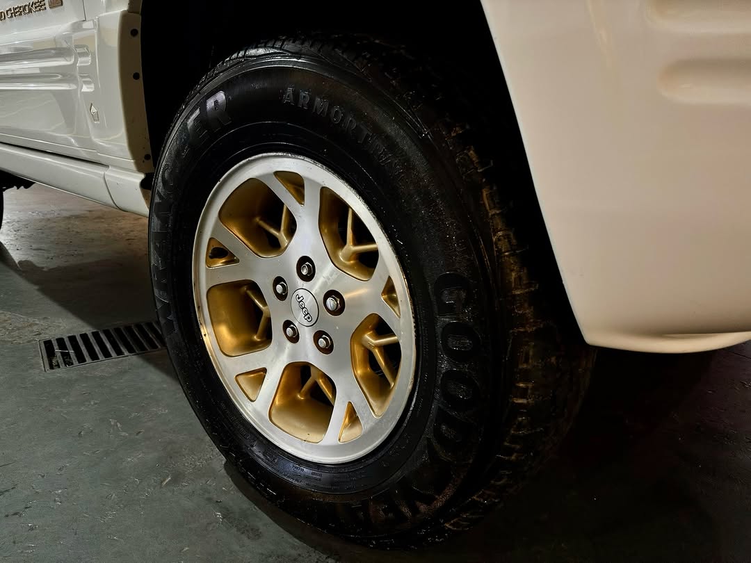 JEEP GRAND CHEROKEE LIMITED - Imagem 2