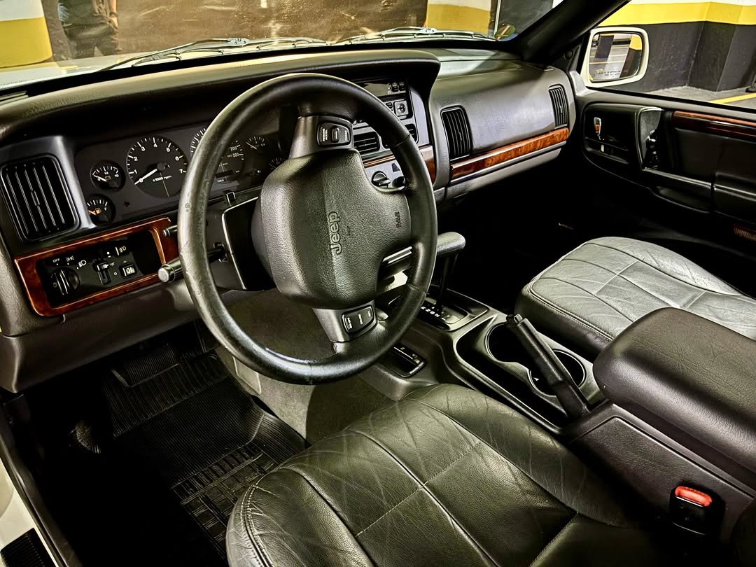 JEEP GRAND CHEROKEE LIMITED - Imagem 5