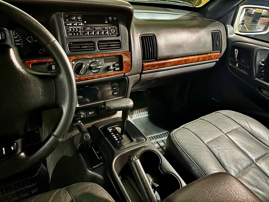JEEP GRAND CHEROKEE LIMITED - Imagem 6