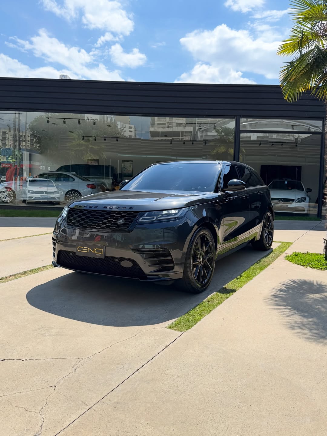 LAND ROVER RANGE ROVER VELAR SE R-DYNAMIC P340 - Imagem 2