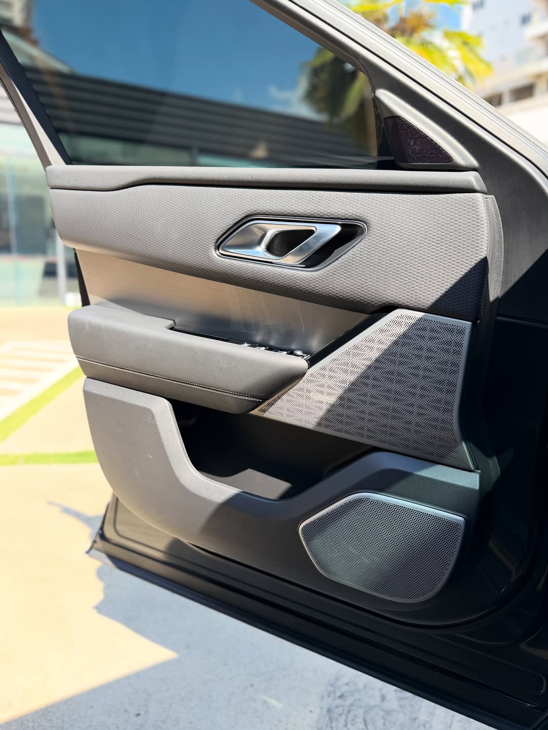 LAND ROVER RANGE ROVER VELAR SE R-DYNAMIC P340 - Imagem 14