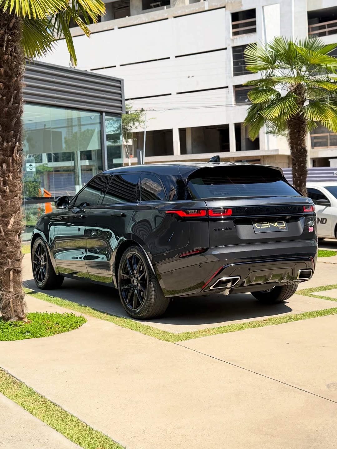 LAND ROVER RANGE ROVER VELAR SE R-DYNAMIC P340 - Imagem 5