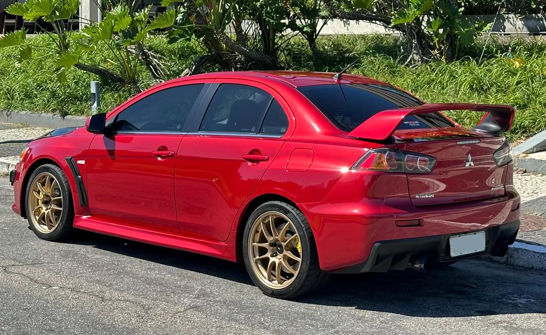 MITSUBISHI LANCER EVOLUTION X - Imagem 3