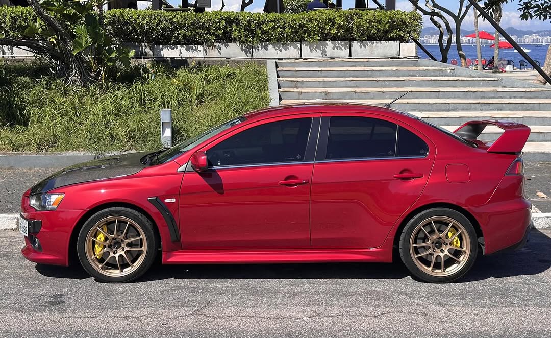 MITSUBISHI LANCER EVOLUTION X - Imagem 4
