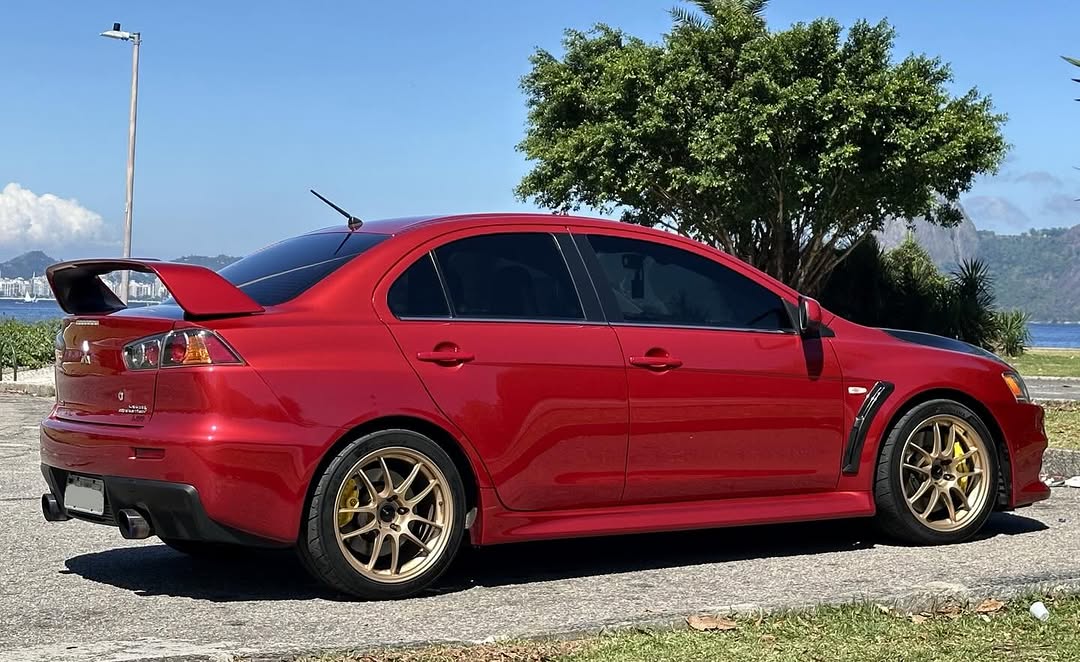 MITSUBISHI LANCER EVOLUTION X - Imagem 5