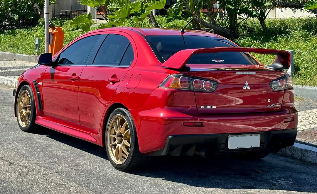MITSUBISHI LANCER EVOLUTION X - Imagem 8