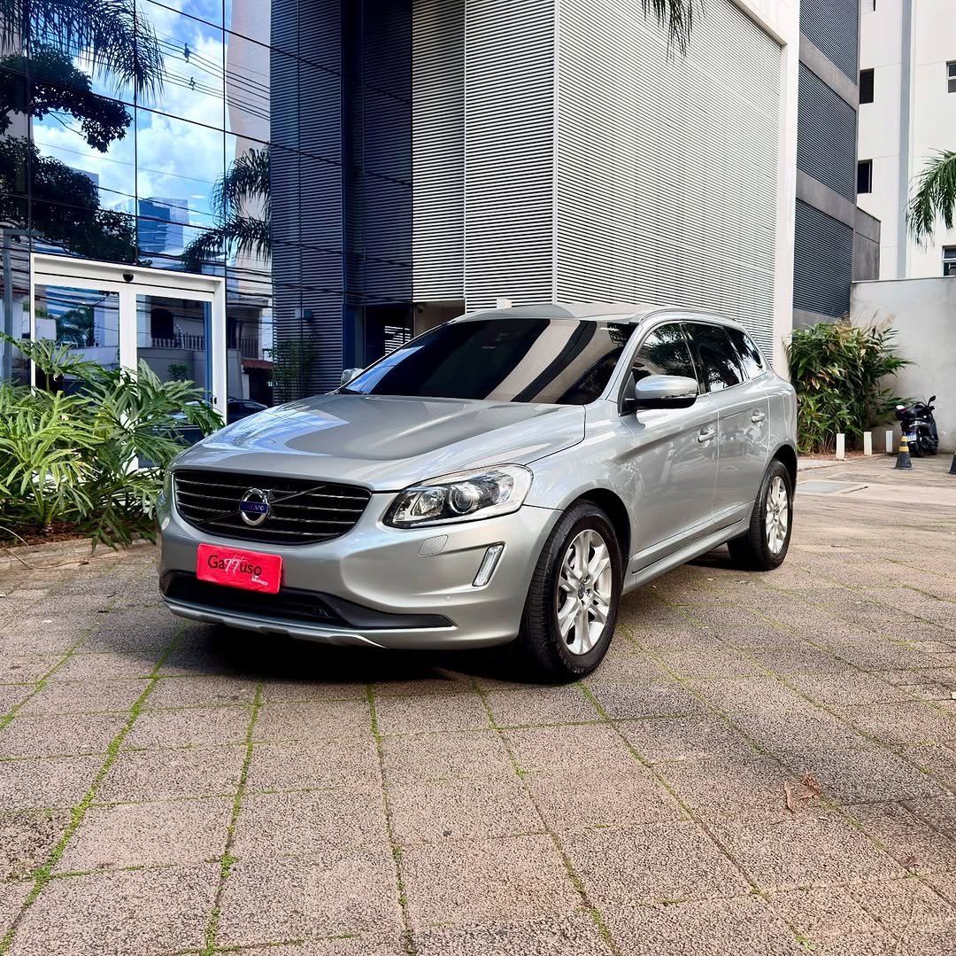 VOLVO XC60 DYNAMIC FWD - Imagem 1