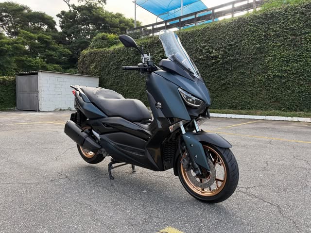 YAMAHA XMAX - Imagem 1