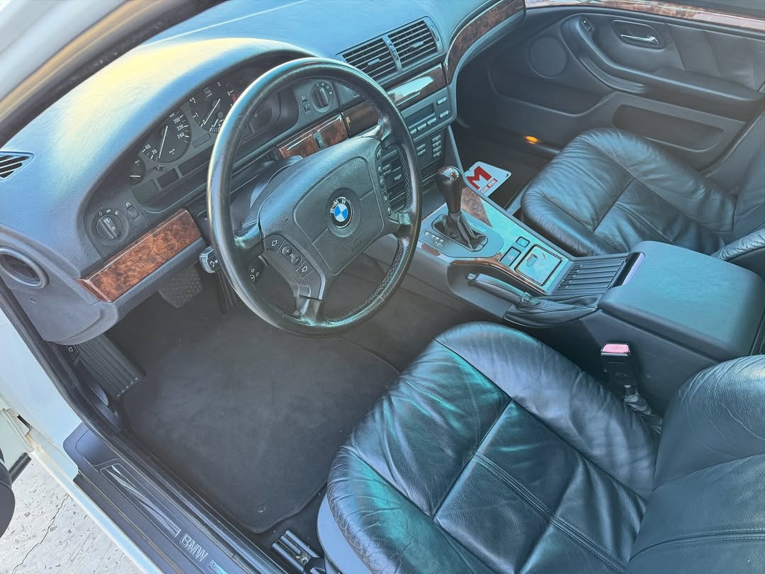 BMW 528I HIGHLINE - Imagem 11
