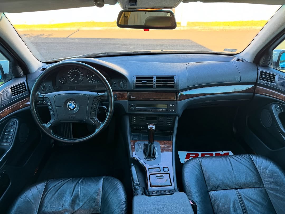 BMW 528I HIGHLINE - Imagem 12