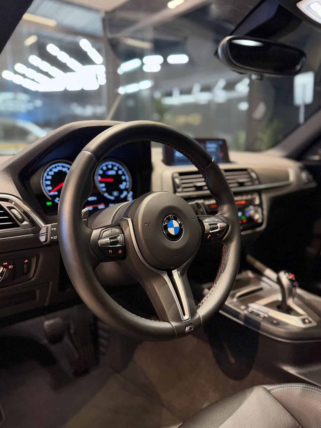 BMW M2 COMPETITION - Imagem 8
