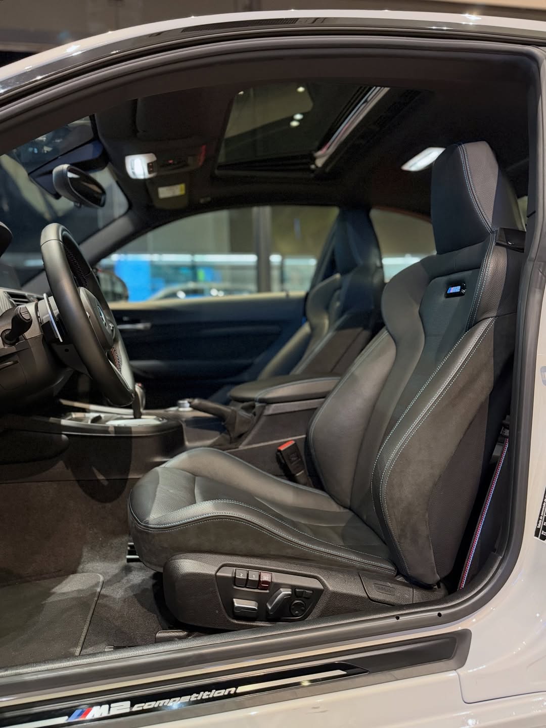 BMW M2 COMPETITION - Imagem 10