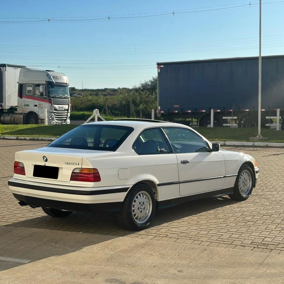BMW 325I - Imagem 3