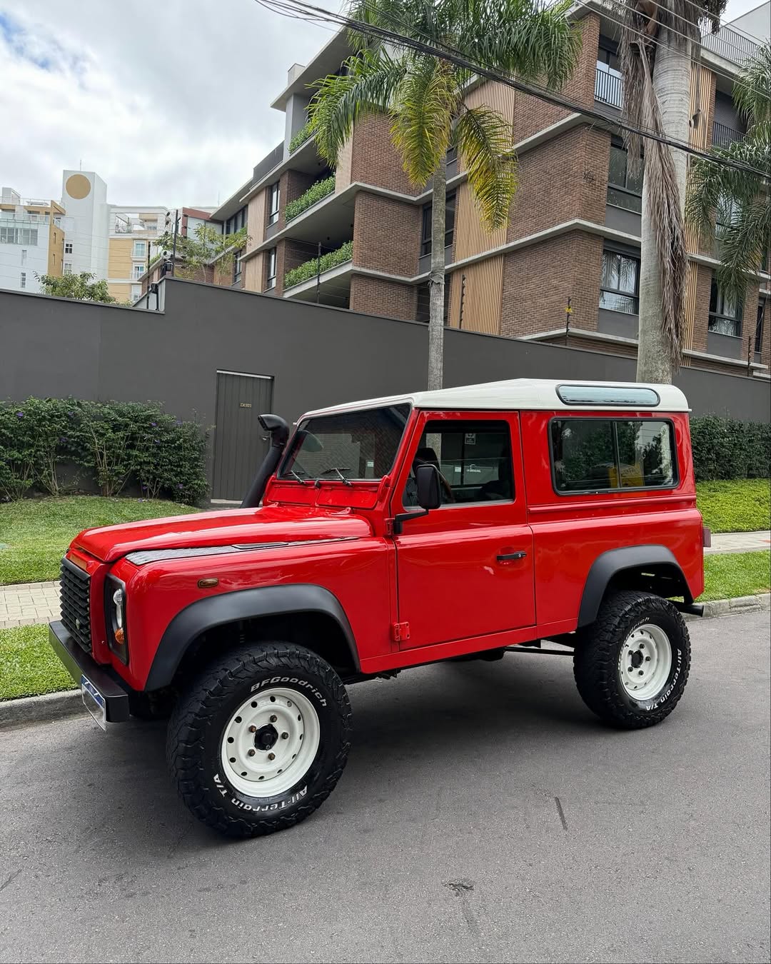 LAND ROVER DEFENDER - Imagem 2