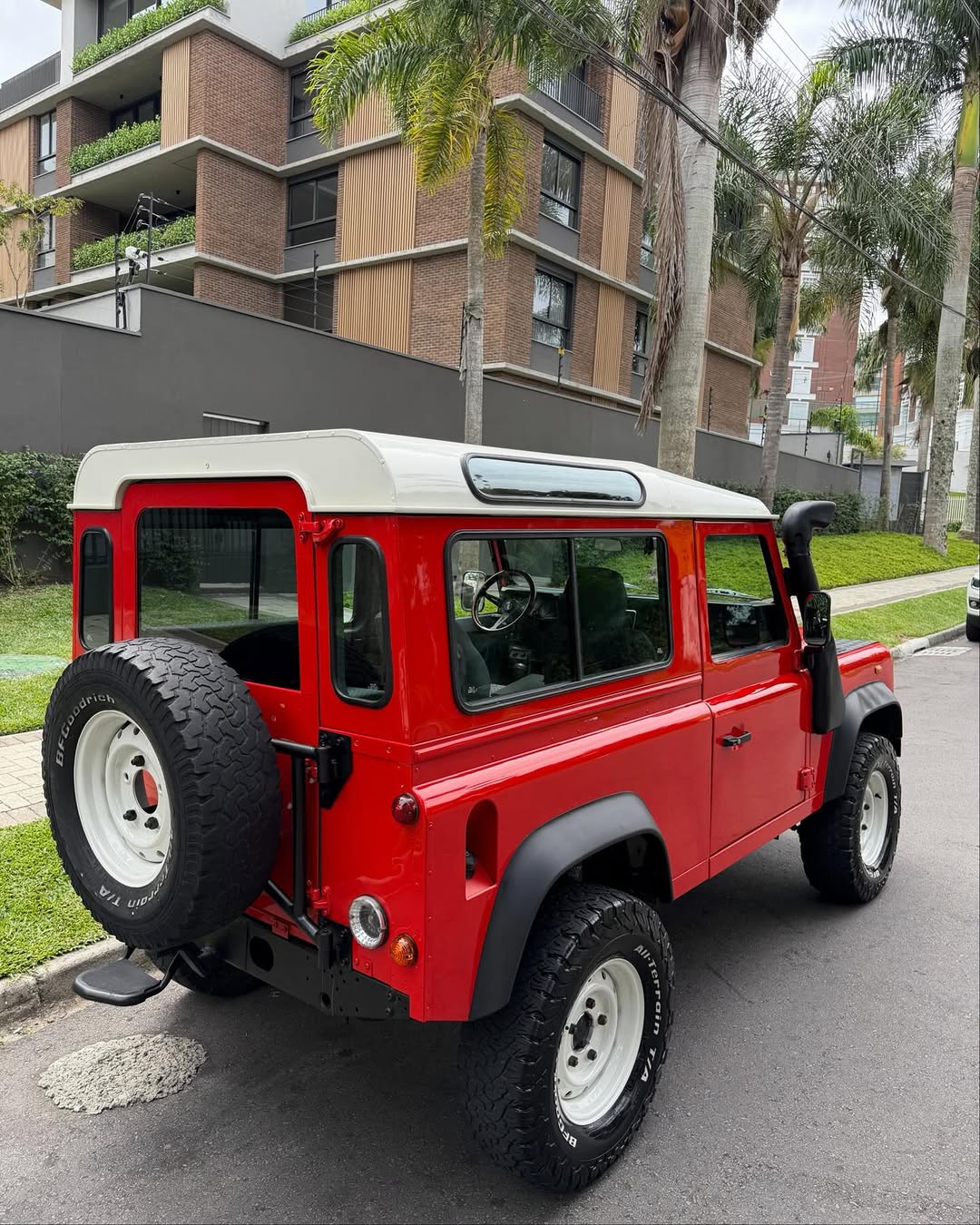 LAND ROVER DEFENDER - Imagem 8