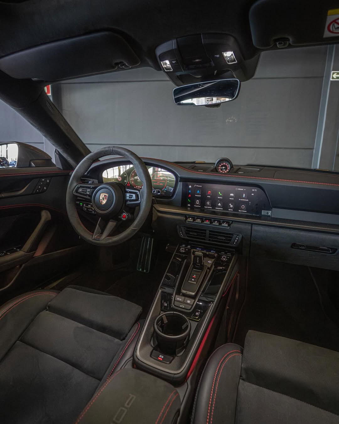 PORSCHE 911 CARRERA GTS T-HYBRID - Imagem 4
