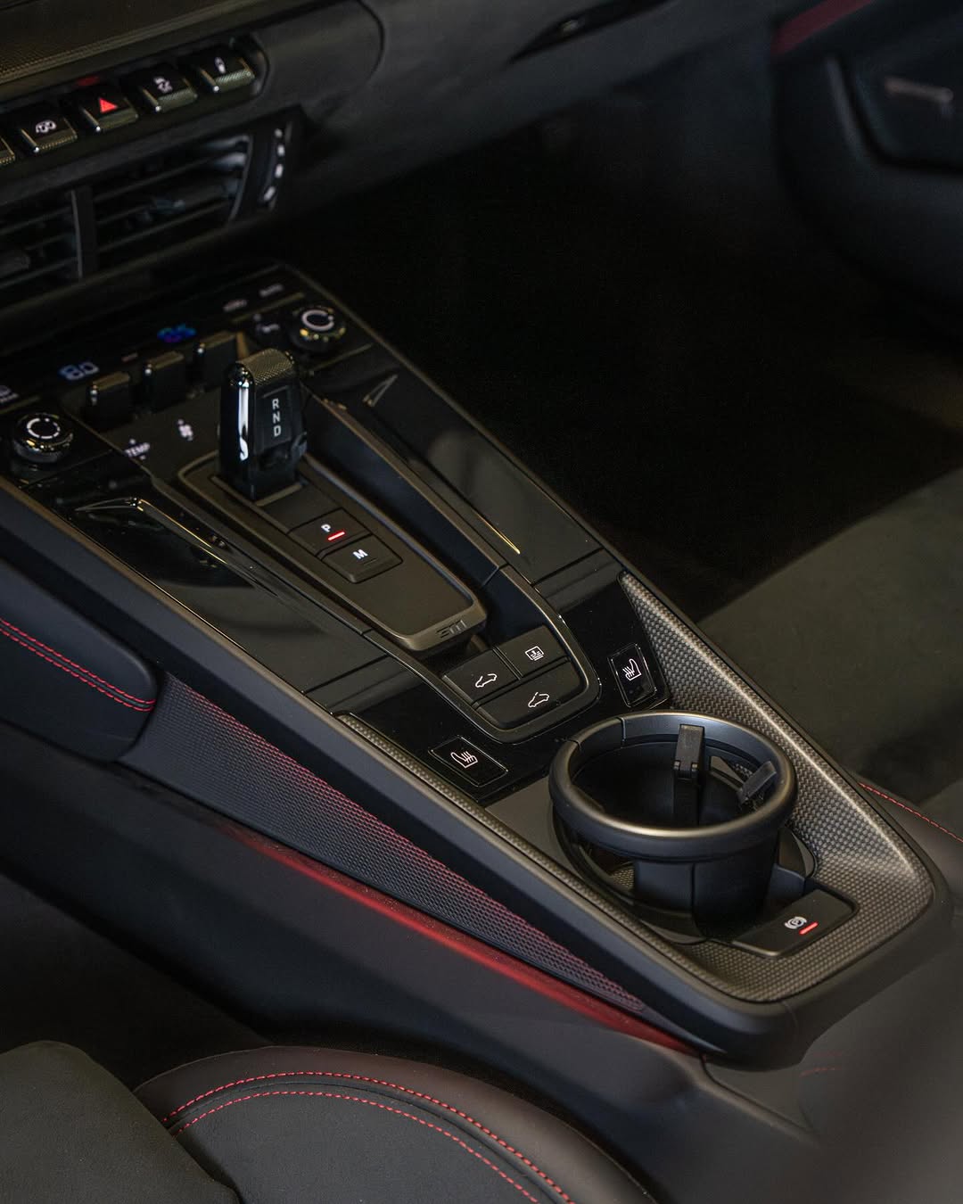PORSCHE 911 CARRERA GTS T-HYBRID - Imagem 5