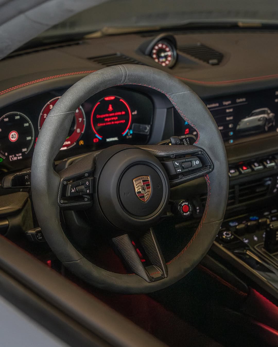 PORSCHE 911 CARRERA GTS T-HYBRID - Imagem 7