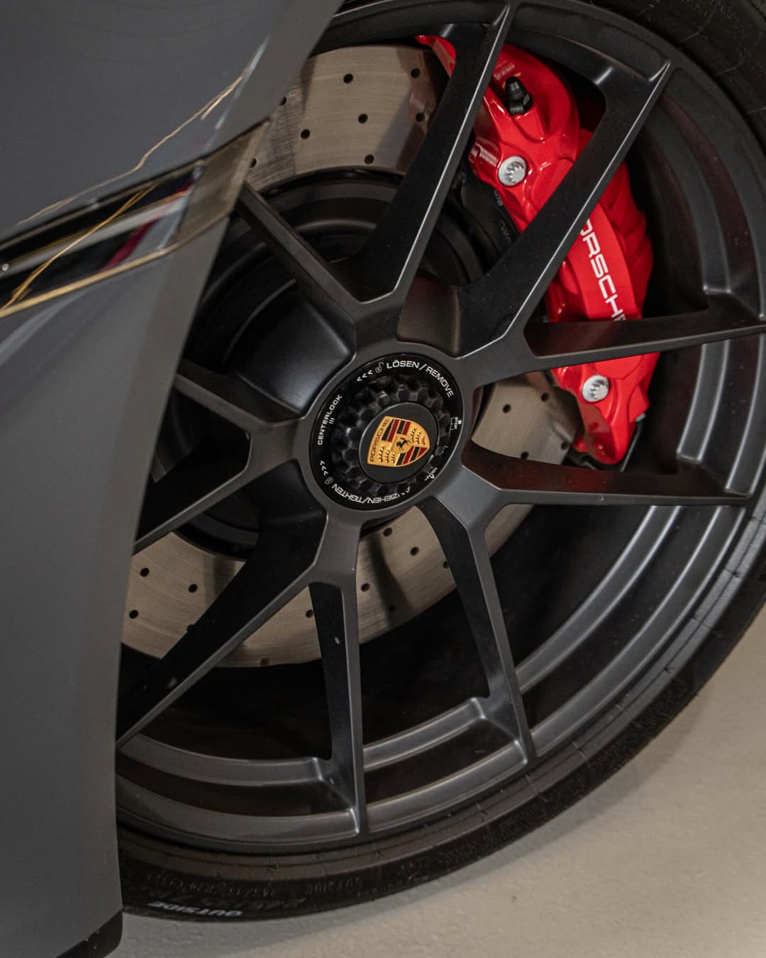 PORSCHE 911 CARRERA GTS T-HYBRID - Imagem 8
