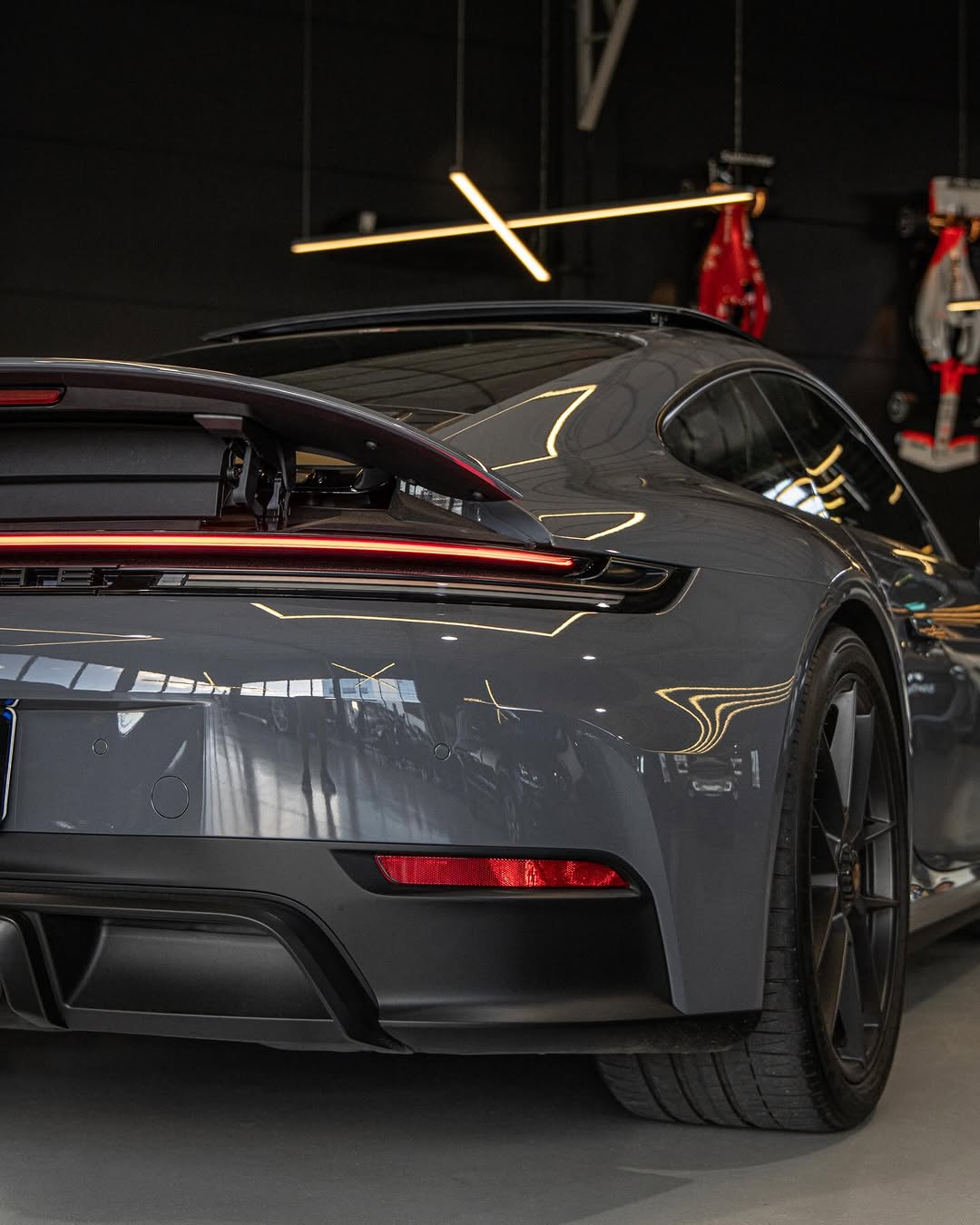 PORSCHE 911 CARRERA GTS T-HYBRID - Imagem 9