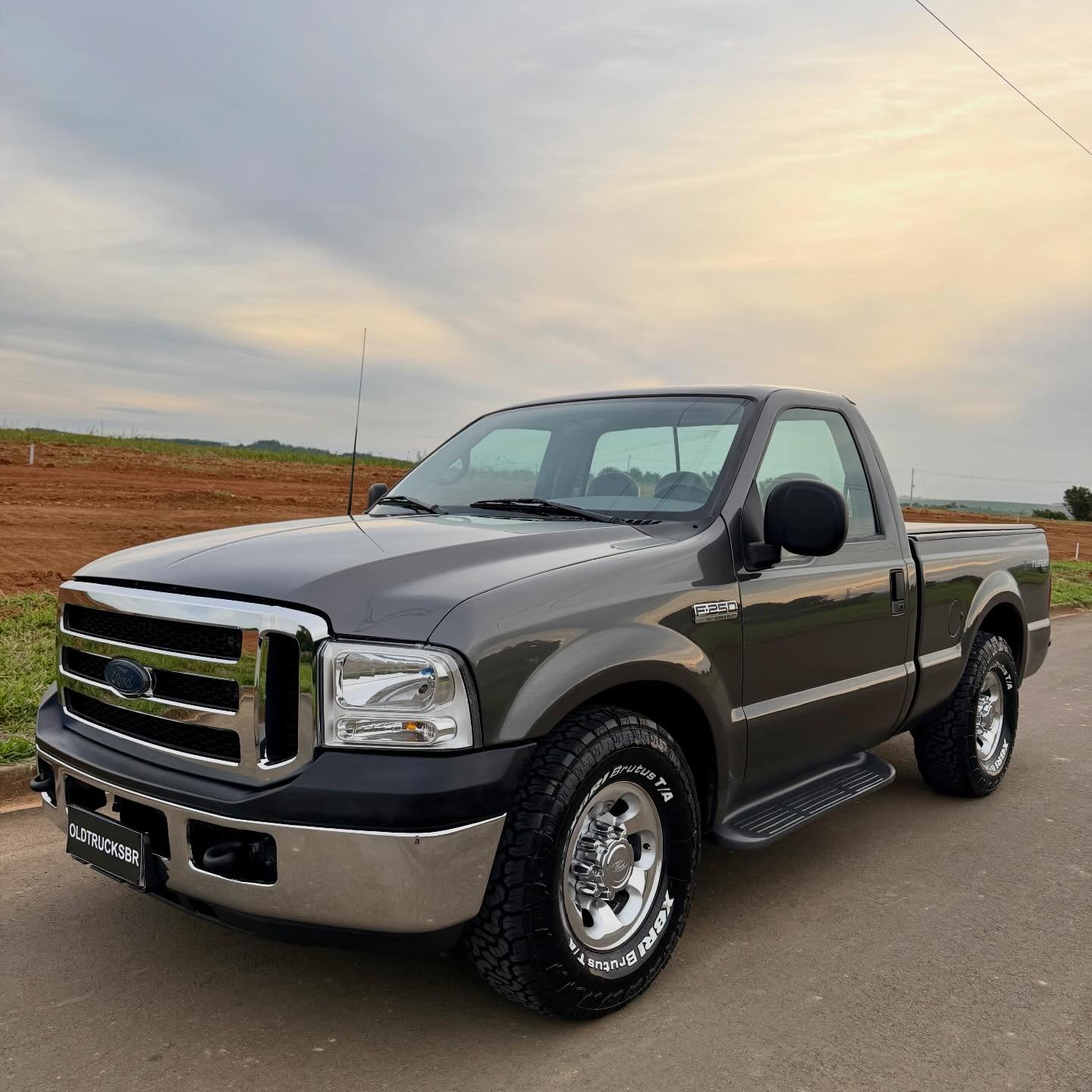 FORD F-250 XLT-L - Imagem 1