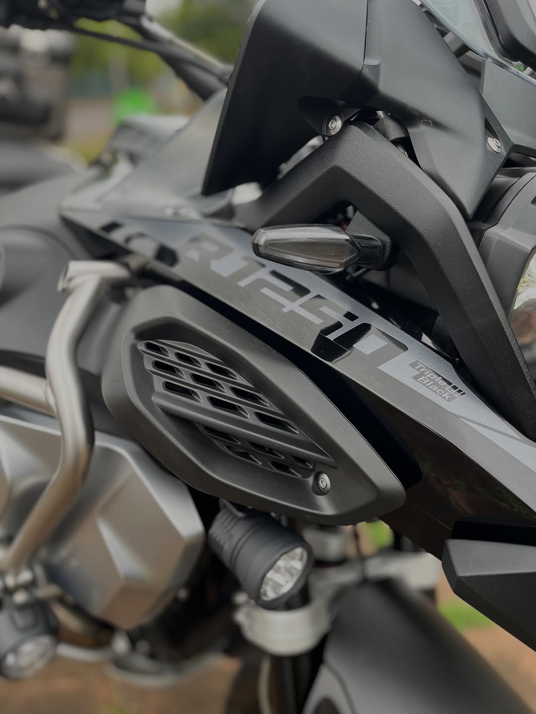 BMW GS 1250 ADV TRIPLE BLACK - Imagem 4