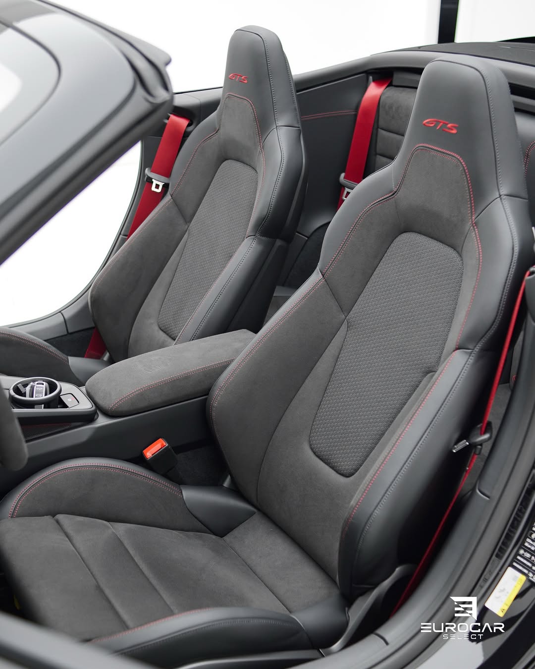 PORSCHE 911 CARRERA GTS - Imagem 6