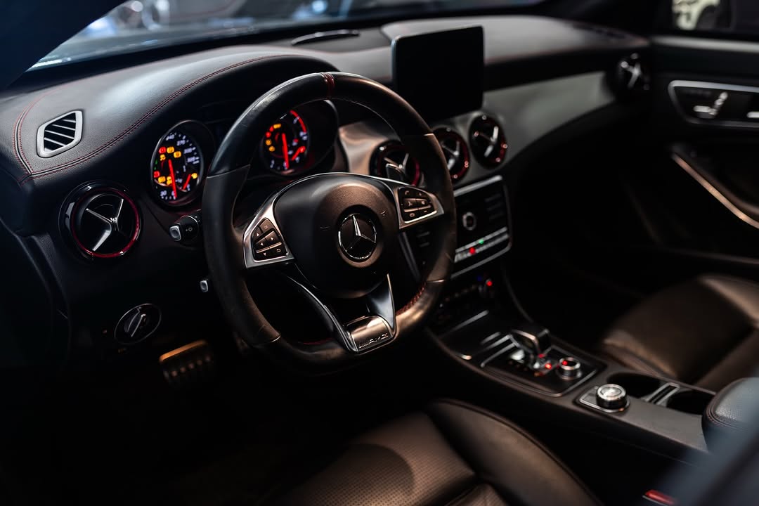 MERCEDES-BENZ CLA 45 AMG - Imagem 6