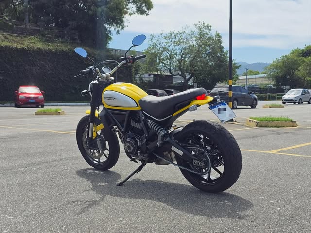DUCATI SCRAMBLER ICON - Imagem 4