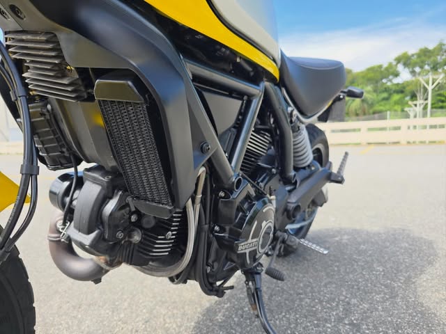 DUCATI SCRAMBLER ICON - Imagem 10