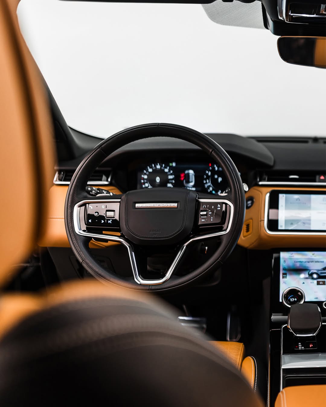 LAND ROVER RANGE ROVER VELAR R-DYNAMIC HSE AUTOMÁTICO - Imagem 5