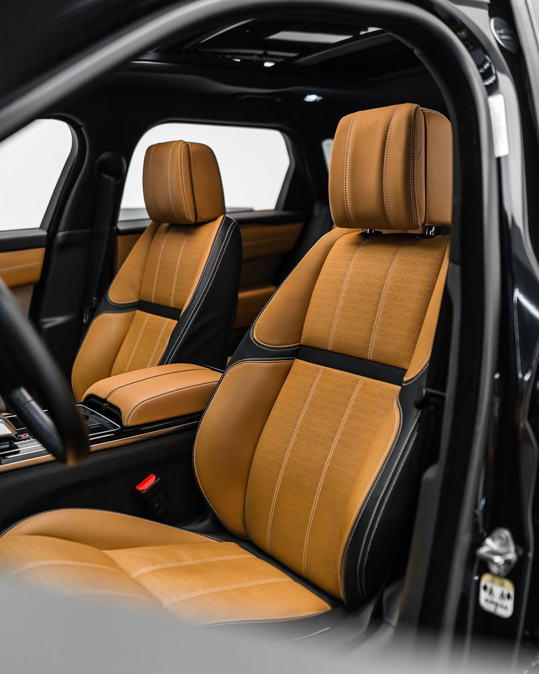 LAND ROVER RANGE ROVER VELAR R-DYNAMIC HSE AUTOMÁTICO - Imagem 7