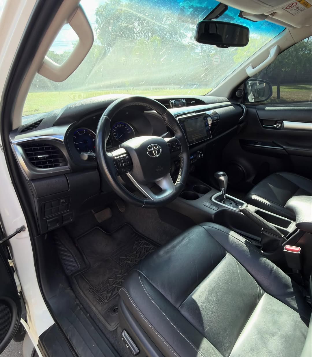 TOYOTA HILUX SRV - Imagem 5