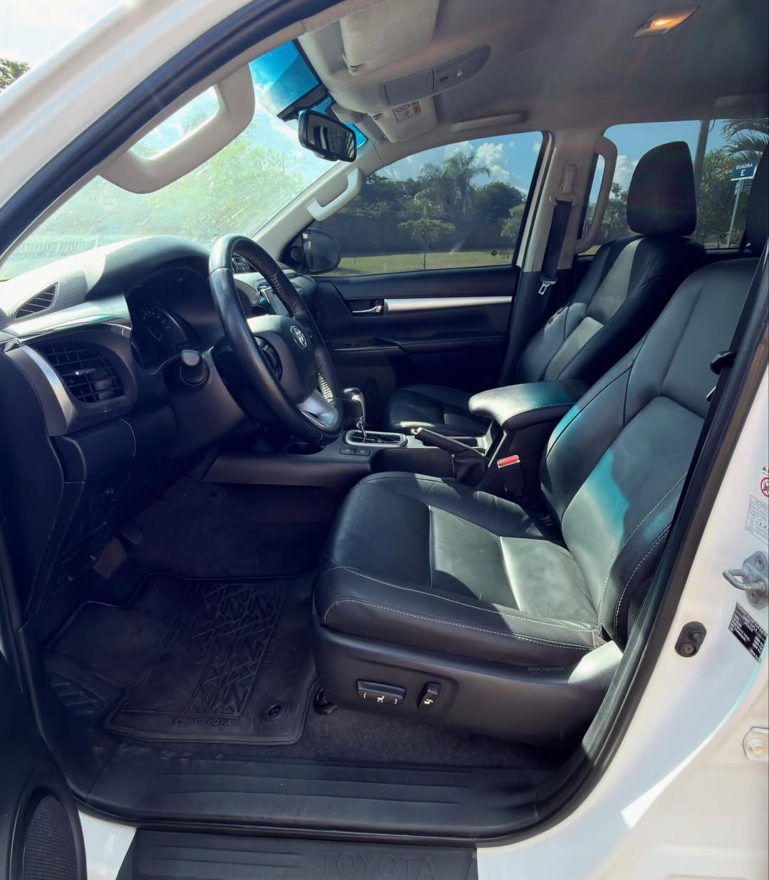 TOYOTA HILUX SRV - Imagem 6