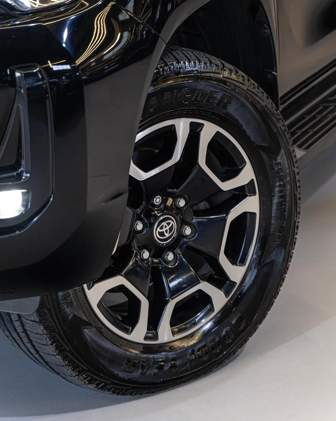 TOYOTA HILUX CD SRX 4X4 - Imagem 8