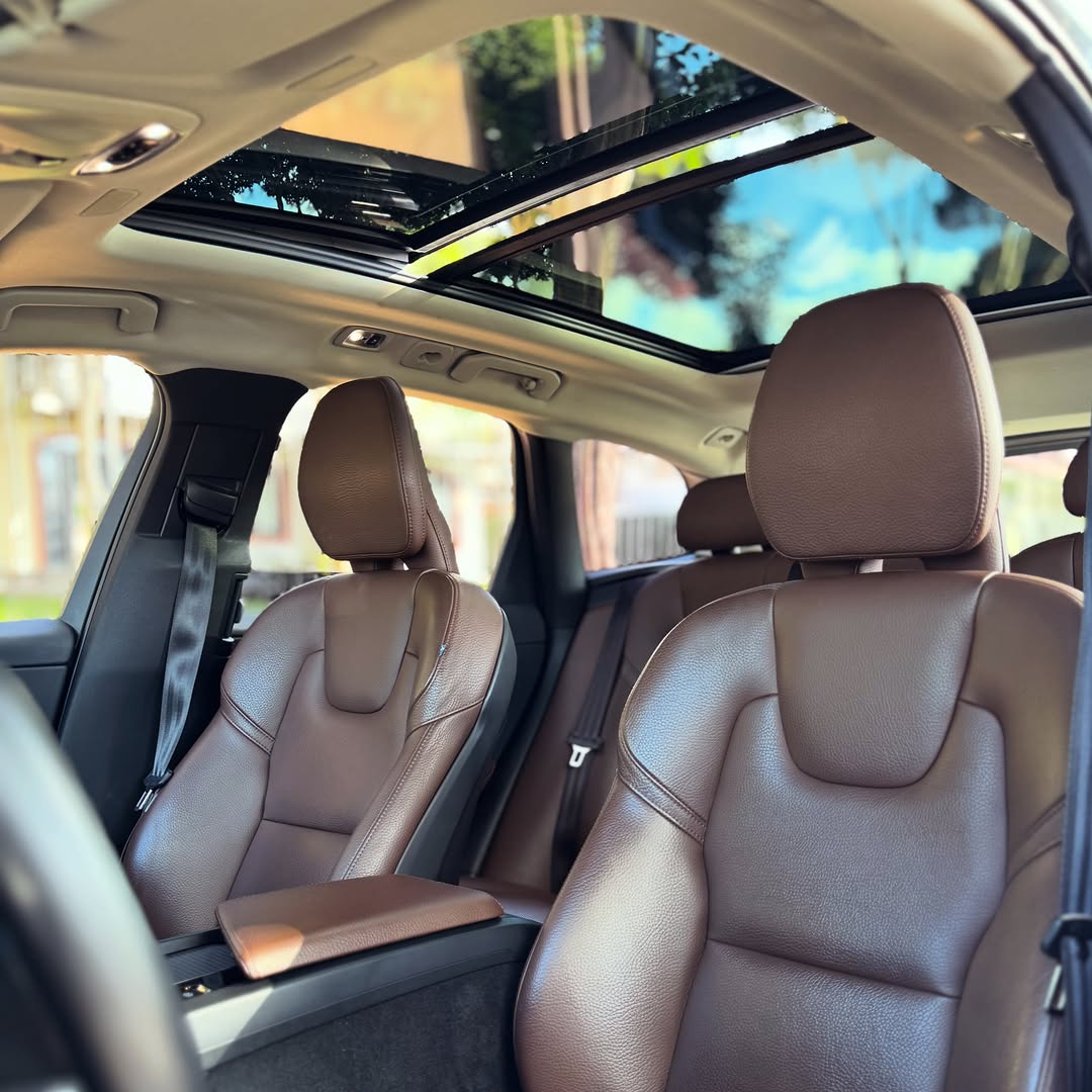 VOLVO XC60 MOMENTUM - Imagem 4