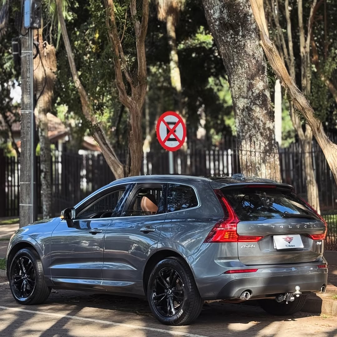 VOLVO XC60 MOMENTUM - Imagem 5