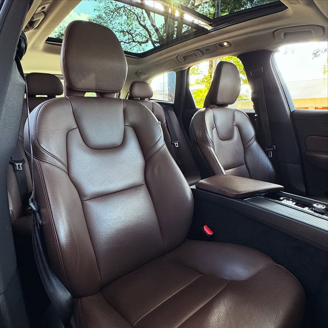 VOLVO XC60 MOMENTUM - Imagem 6