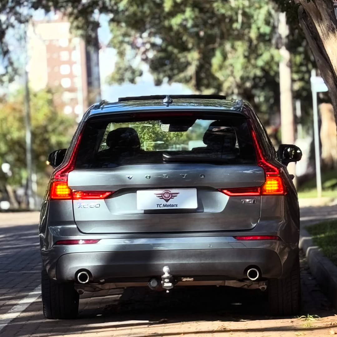 VOLVO XC60 MOMENTUM - Imagem 7