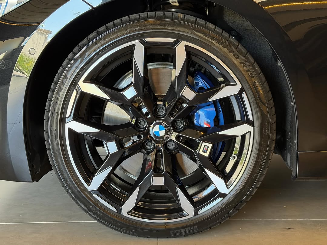 BMW 320I M SPORT - Imagem 13