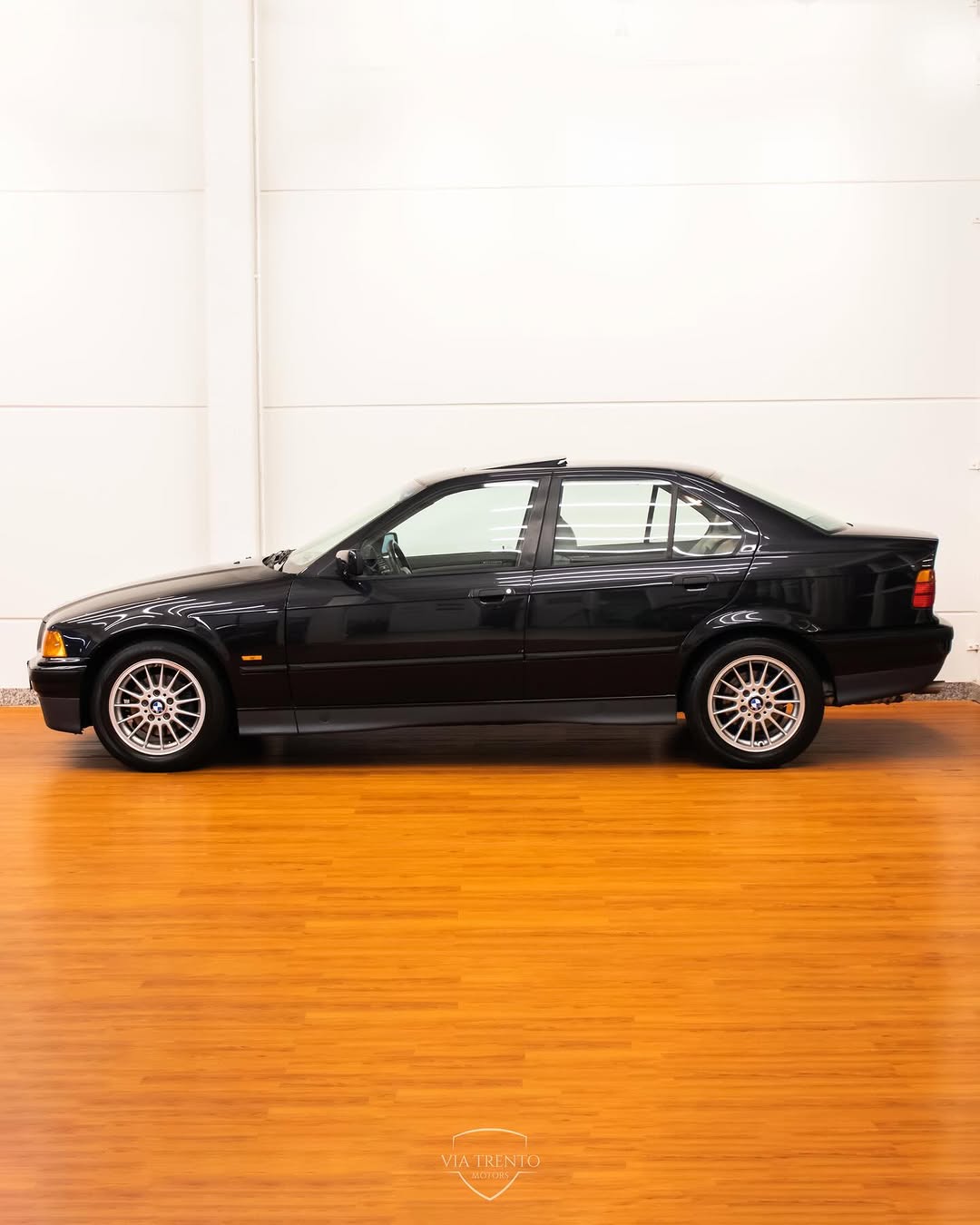 BMW 318IS - Imagem 2