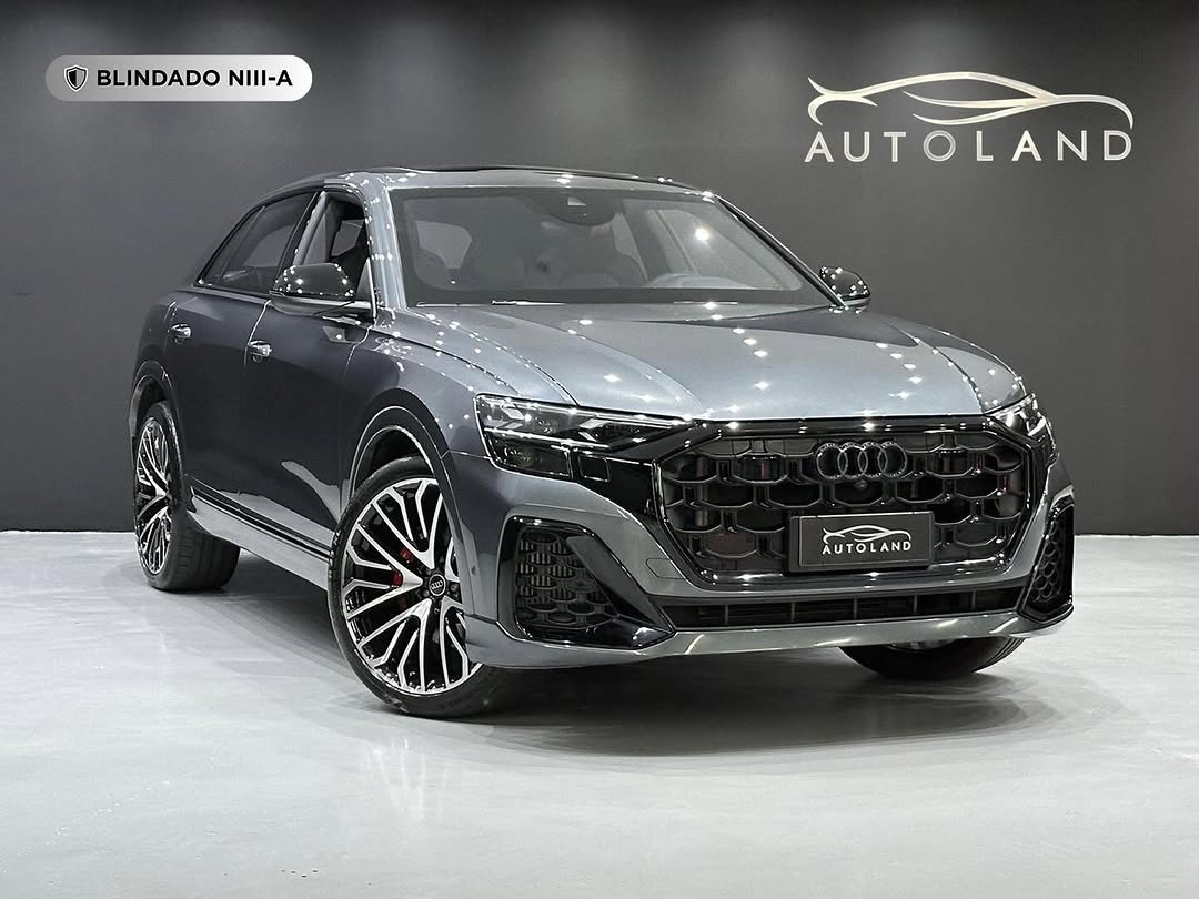 AUDI Q8 PERFORMANCE BLACK - Imagem 1