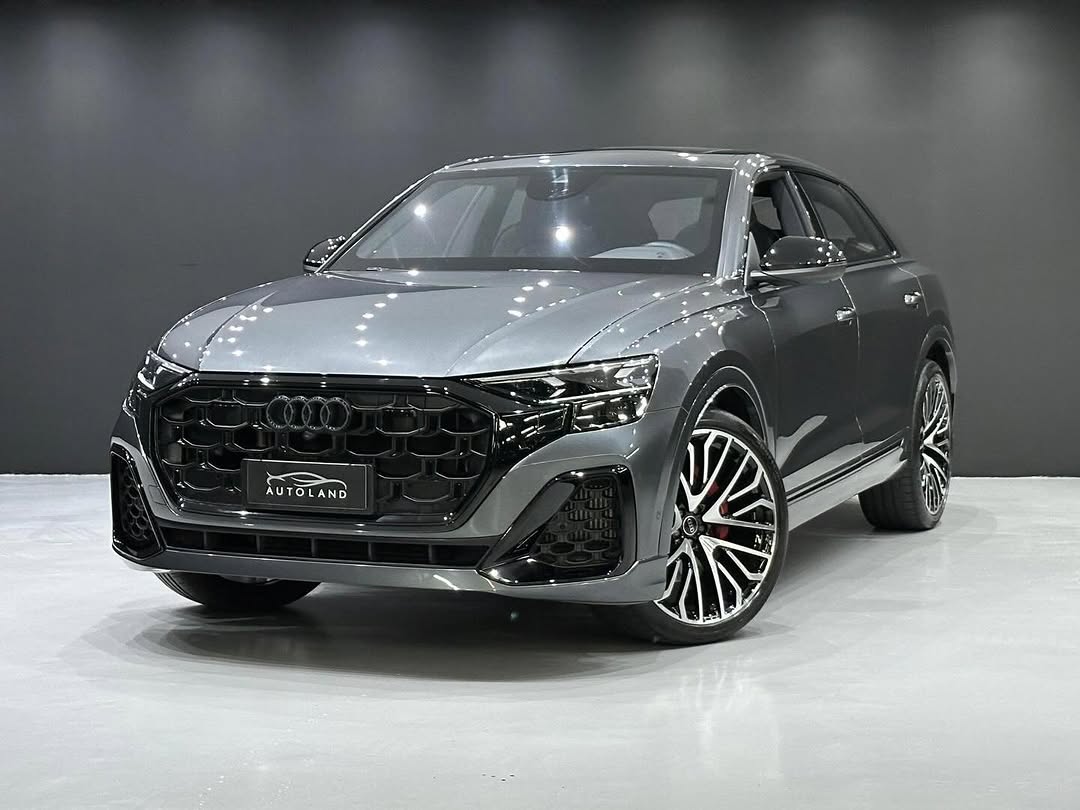 AUDI Q8 PERFORMANCE BLACK - Imagem 3