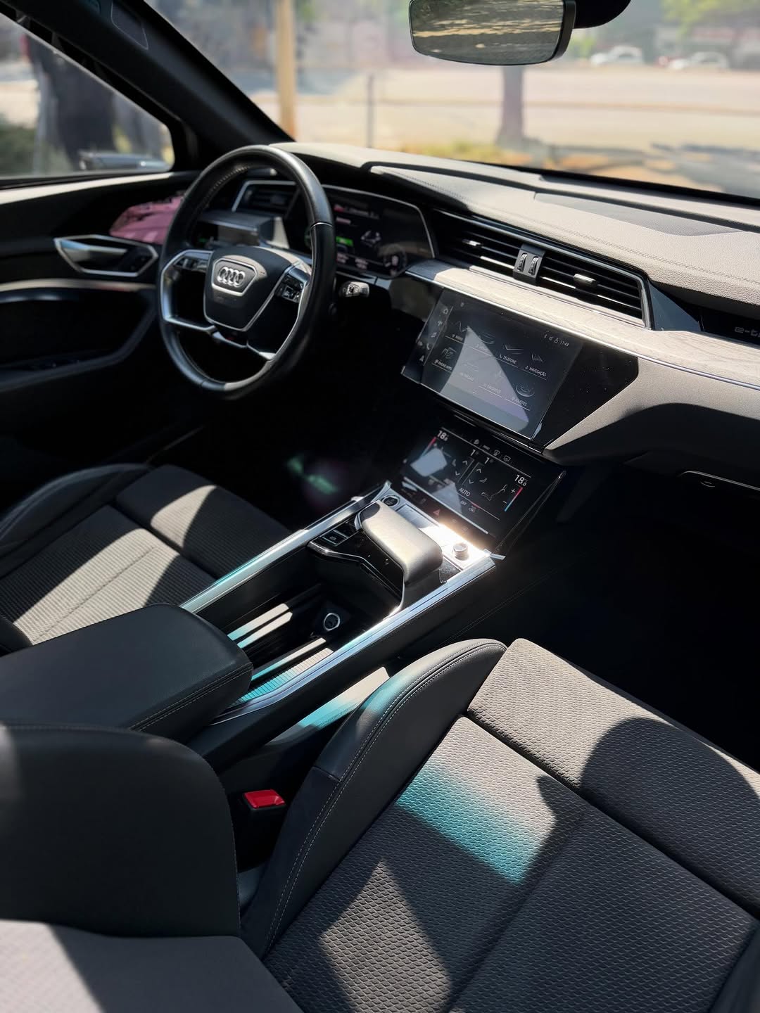 AUDI E-TRON PERFORMANCE BLACK QUATTRO - Imagem 9