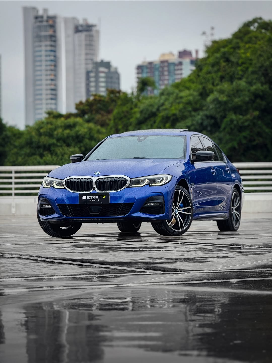 BMW 330E M SPORT - Imagem 1