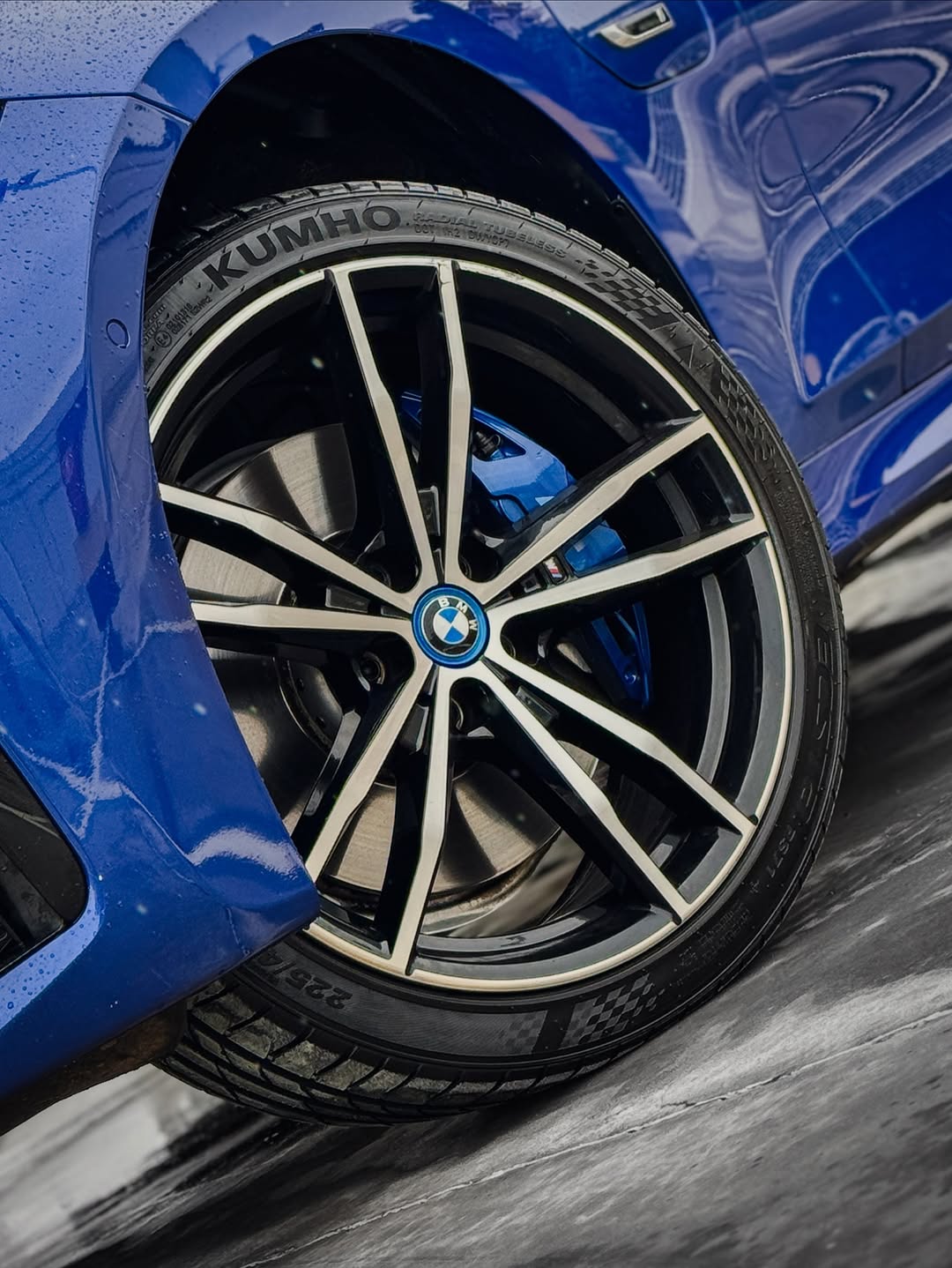 BMW 330E M SPORT - Imagem 14