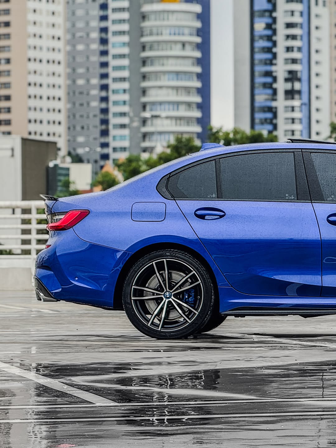 BMW 330E M SPORT - Imagem 15