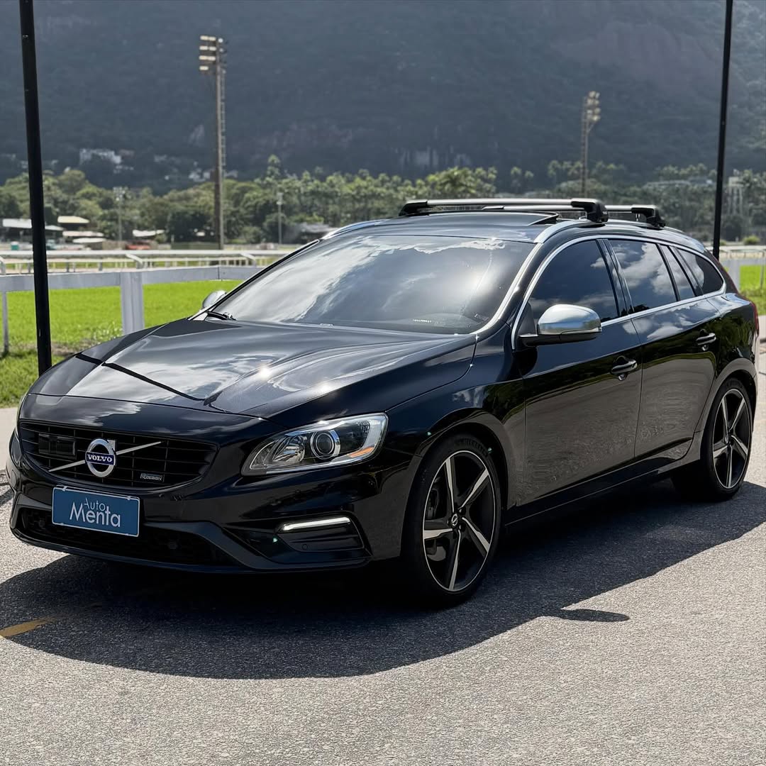 VOLVO V60 R-DESIGN - Imagem 1