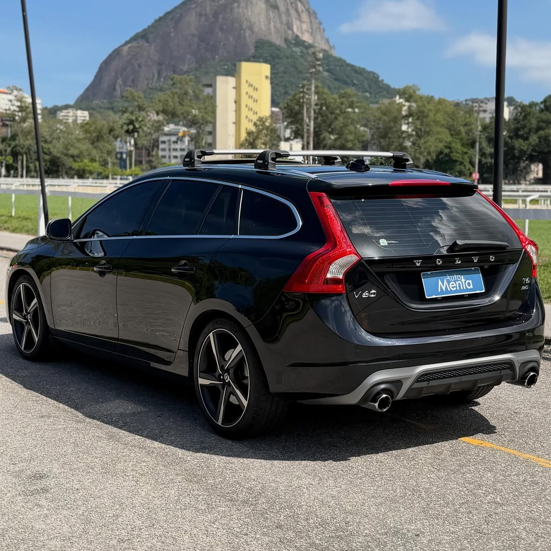 VOLVO V60 R-DESIGN - Imagem 3