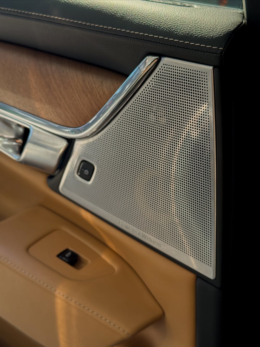 VOLVO S90 T8 - Imagem 14